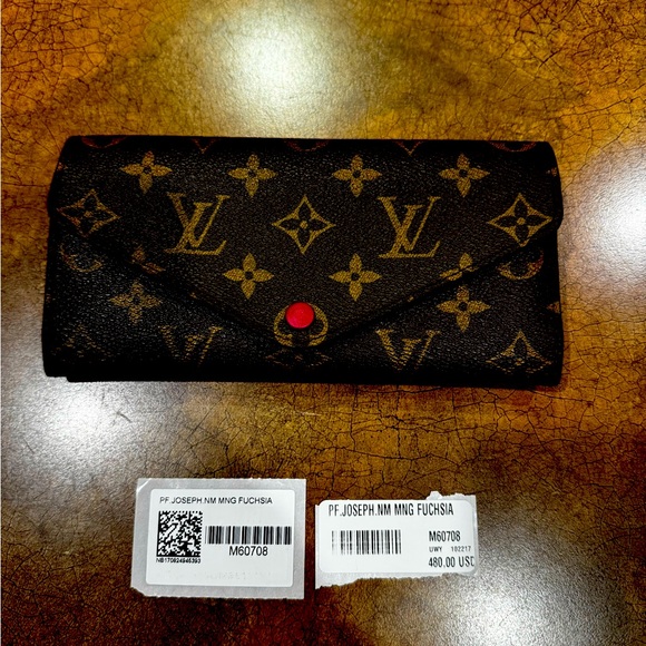 NEW WITH TAGS - Louis Vuitton Leather Wallet